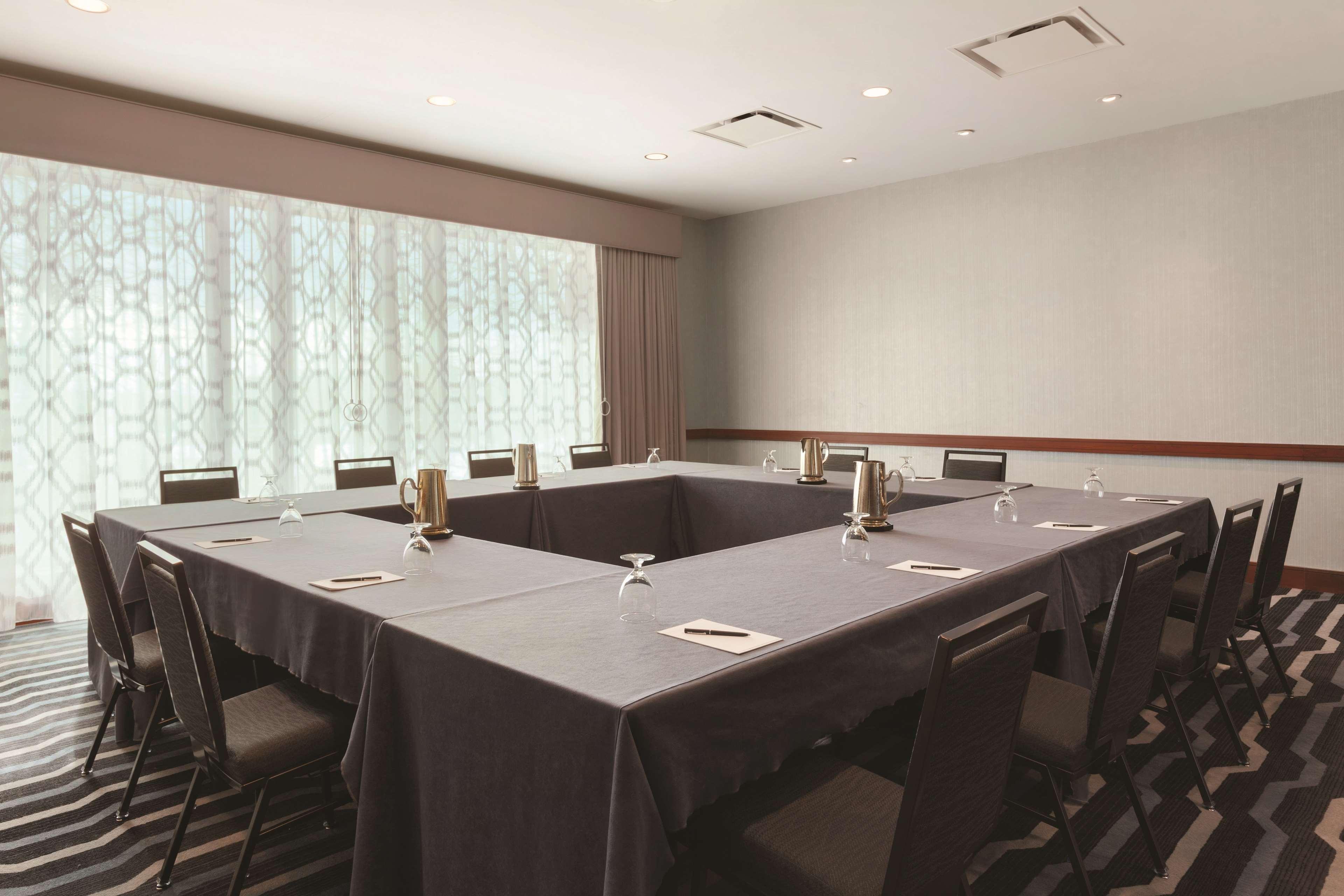 Hotel Hilton Boston Logan Airport Extérieur photo