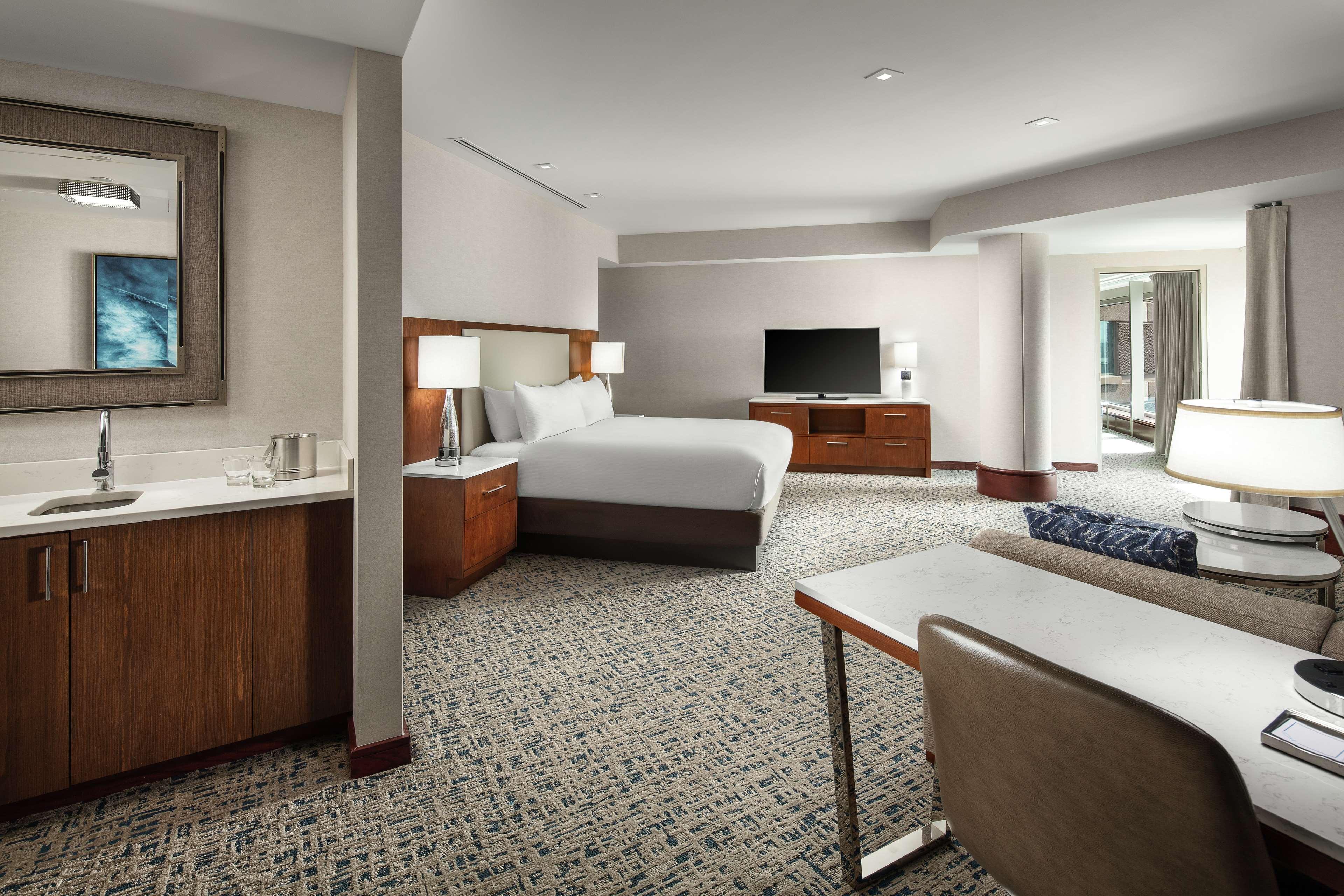 Hotel Hilton Boston Logan Airport Extérieur photo