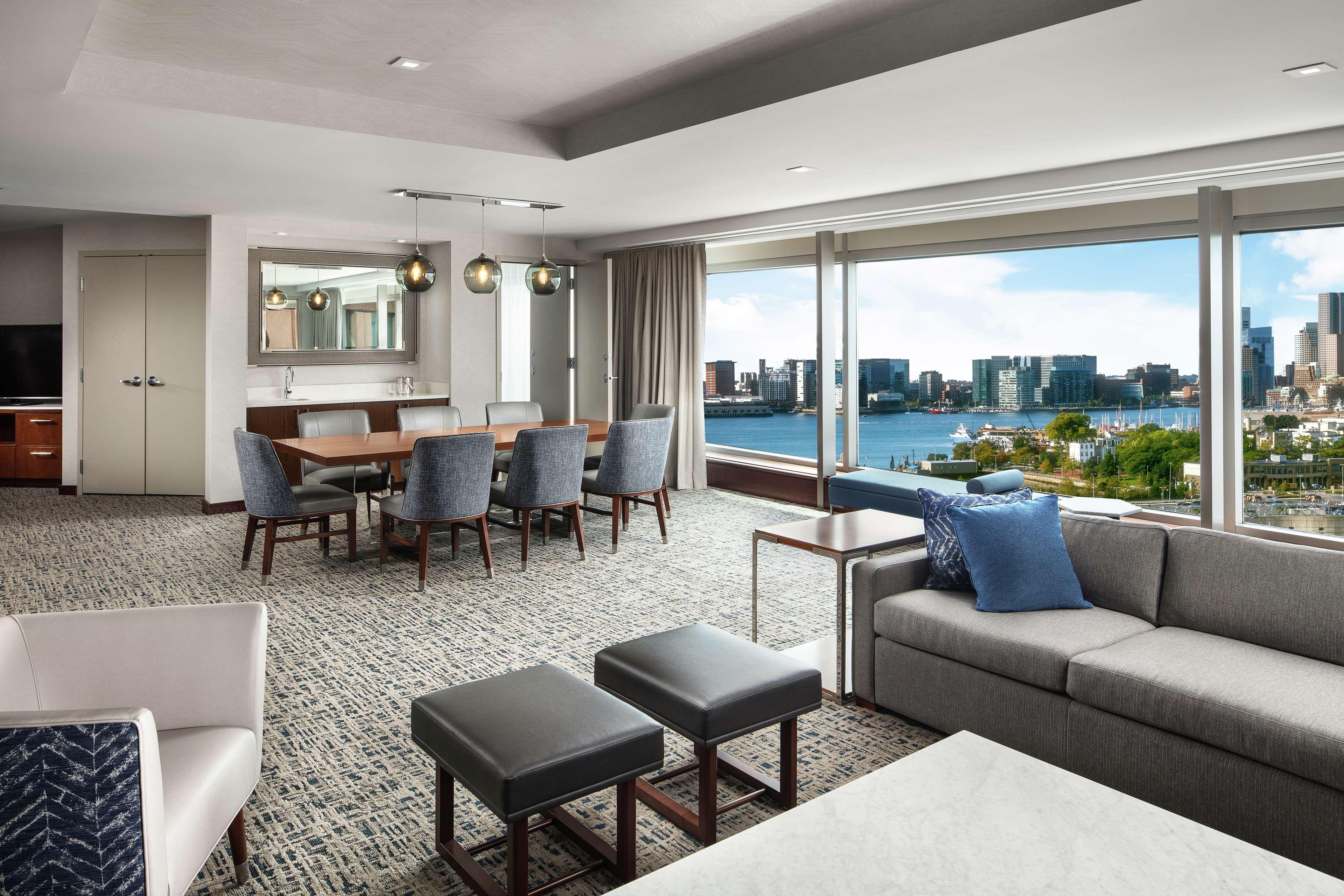 Hotel Hilton Boston Logan Airport Extérieur photo
