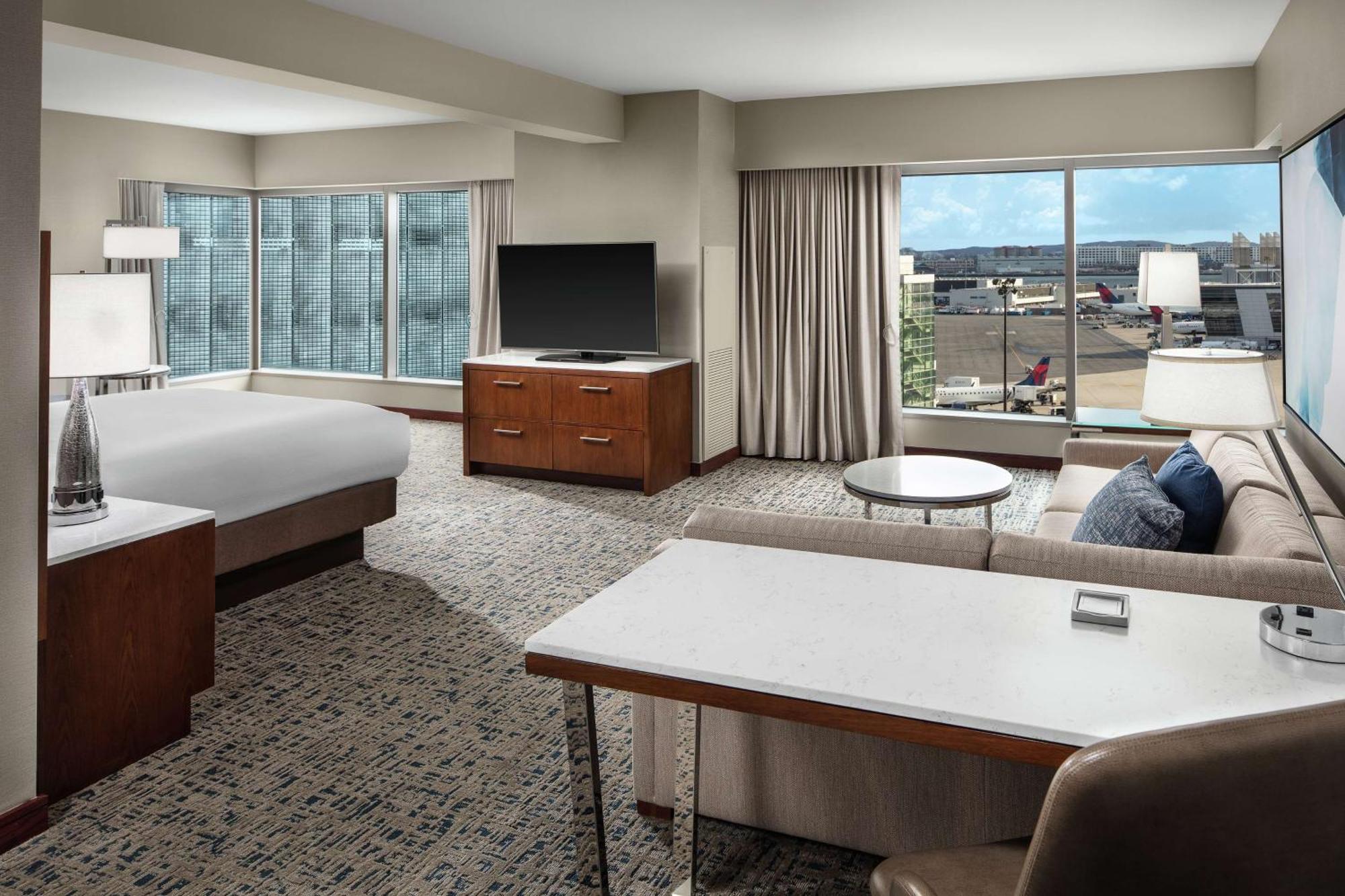 Hotel Hilton Boston Logan Airport Extérieur photo